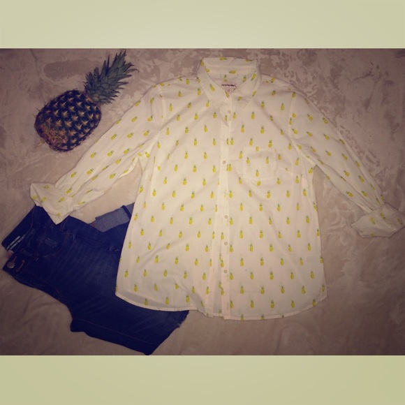 Merona Tops - Merona Pineapple Shirt