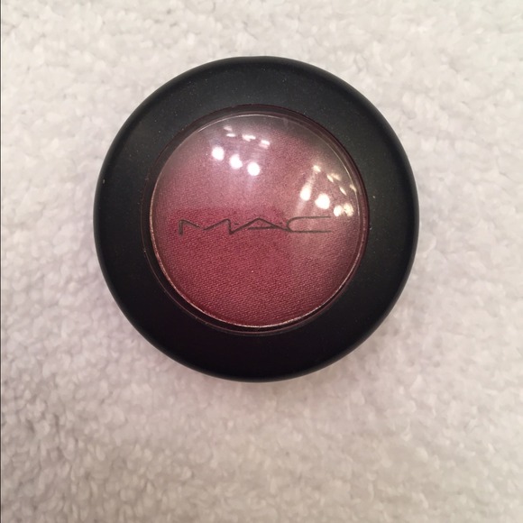 MAC CRANBERRY eyeshadow tried once