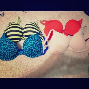 4 32C victoria secret pink bras