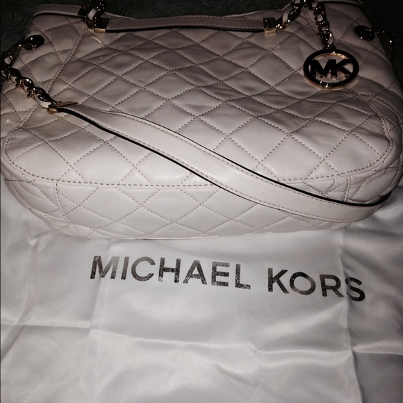 🚫🎉SOLD🎀NWT! Michael Kors" Vanilla Leather Tote! - Picture 3 of 4