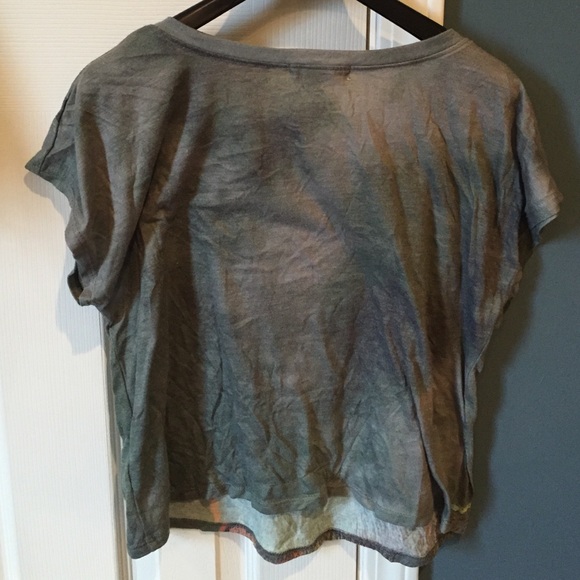 Crop top! - Picture 2 of 3
