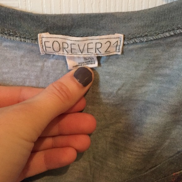 Crop top! - Picture 3 of 3