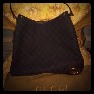 Medium Gucci Shoulder bag