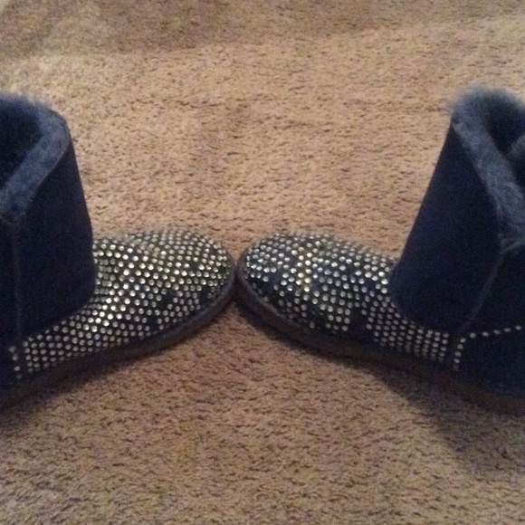 Authentic bedazzled uggs - Picture 2 of 4