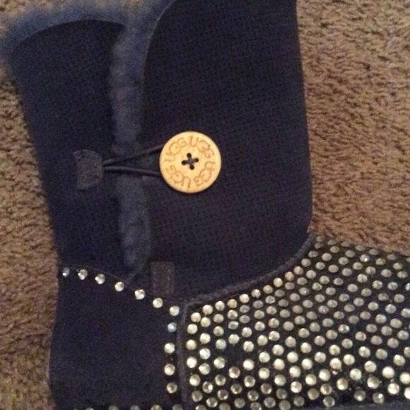 Authentic bedazzled uggs - Picture 3 of 4