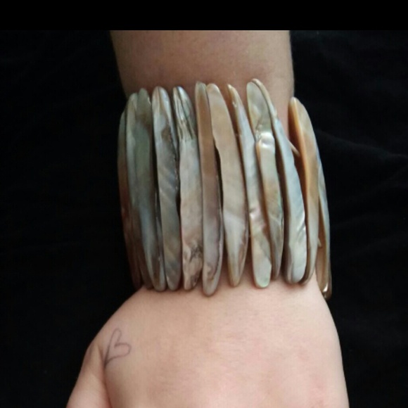 Shell stretch cuff - Picture 2 of 2