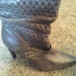 Quarter length boots