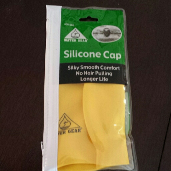 SOLD!!!🏊🏊🏊  Water Gear silicone cap