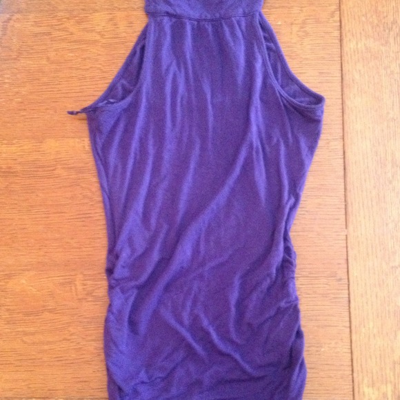 Cute sleeveless guess shirt