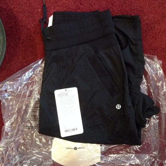 NEW! Lululemon Dance Studio Cropped Unlined