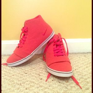 Nike Women Balsa Mid Solar Casual Shoes