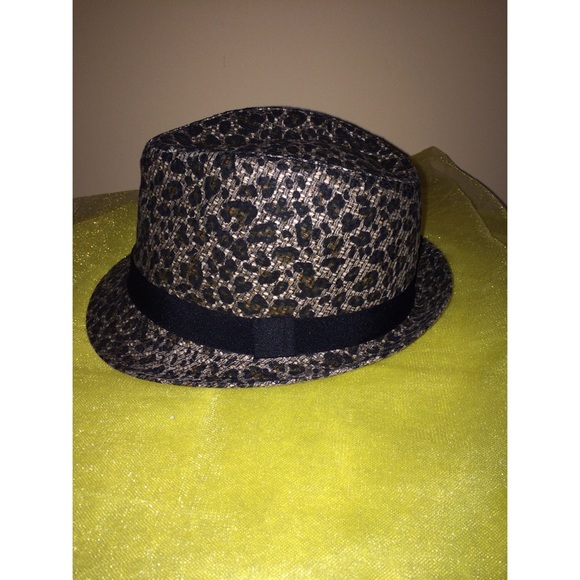 🚫SOLD🚫🌺Host Pick🌺 Cheetah Print Fedora - Picture 3 of 4