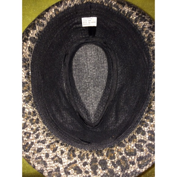 🚫SOLD🚫🌺Host Pick🌺 Cheetah Print Fedora - Picture 4 of 4