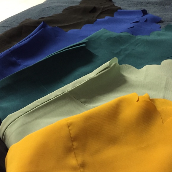 NWOT Scalloped Hem Tops in Assorted Colors - Picture 2 of 4