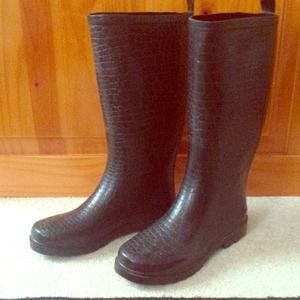 Black rain boots