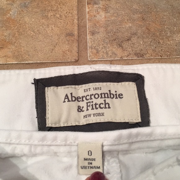 Abercrombie & Fitch shorts - Picture 2 of 3