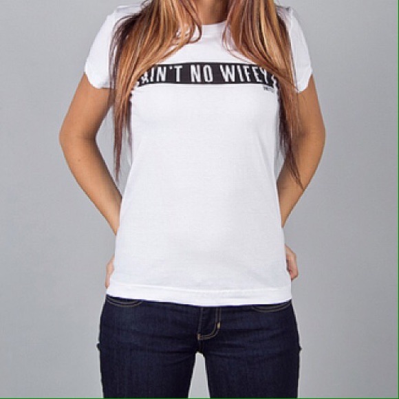Ain't No Wifey Graphic Tees