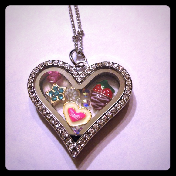 💕🍭girly Themed locket