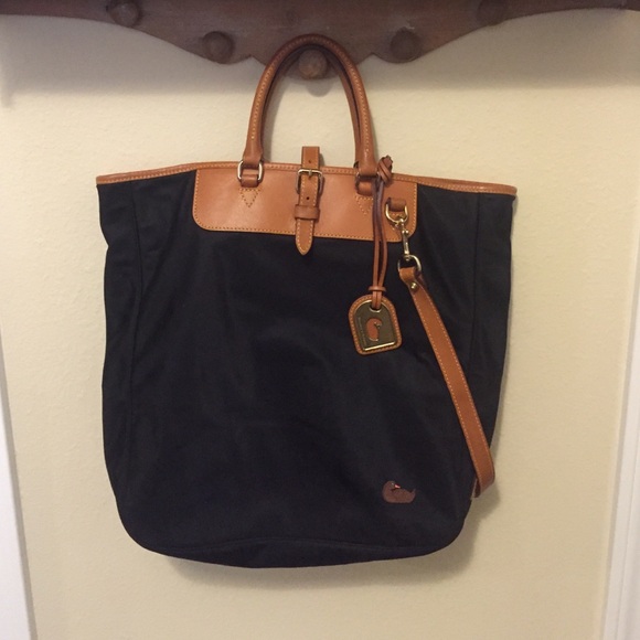 Dooney & Bourke Handbags - Dooney and Burke messenger purse