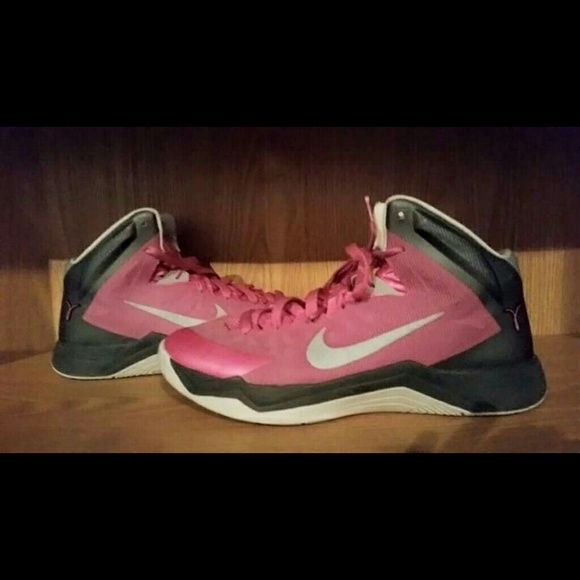 breast cancer awareness shoes nike
