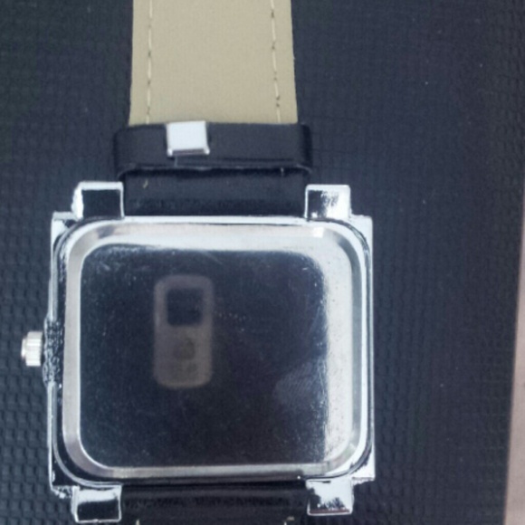 Rectangle Shaped Hello Kitty Inspired Watch - Picture 4 of 4