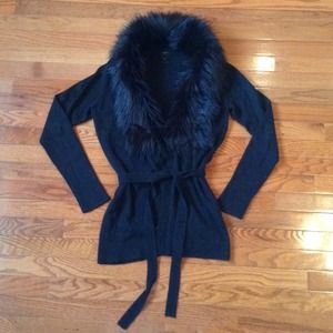 Fur collared sweater