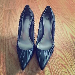 BRAND NEW POINTED TOE BLACK SHOES