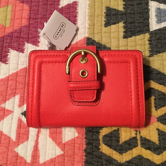 NWT Coach Campbell Leather Buckle Wallet