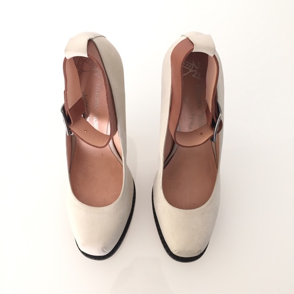 Vivienne Westwood sexy ankle strap white pumps!!๐ - Picture 2 of 4