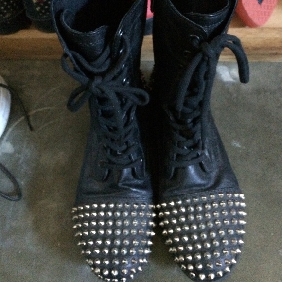 Steve Madden Tarnney boots - Picture 2 of 4