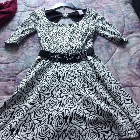 Black/White dress