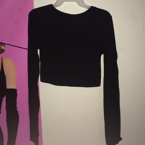 Black crop top