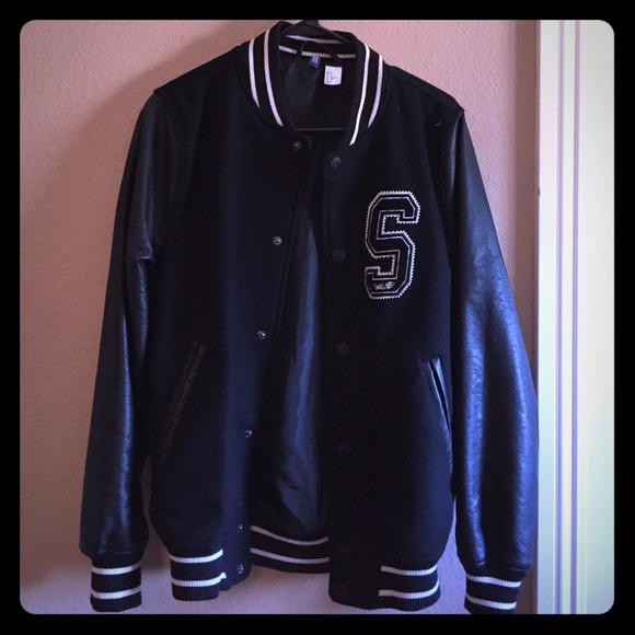 Varsity jacket - Picture 1 of 4