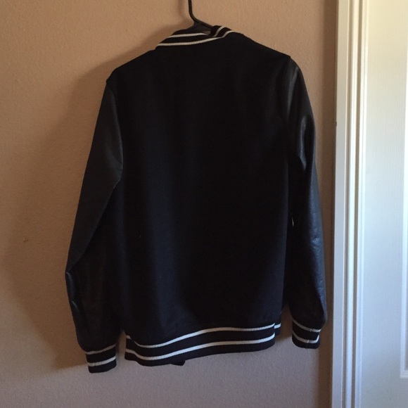 Varsity jacket - Picture 2 of 4