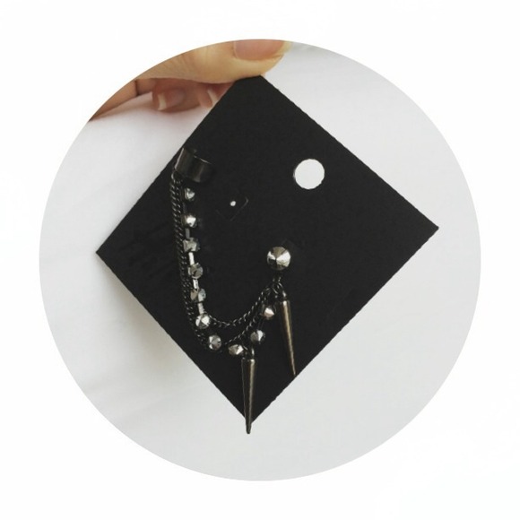 H&M spiked cuff earring - Picture 2 of 2