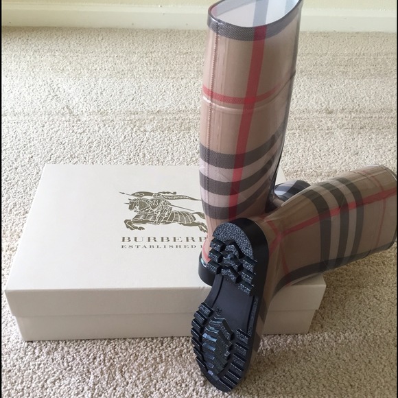 Burberry Rain boots🚫SOLD🚫 - Picture 2 of 4