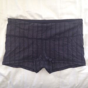 Lululemon boogie short size 10