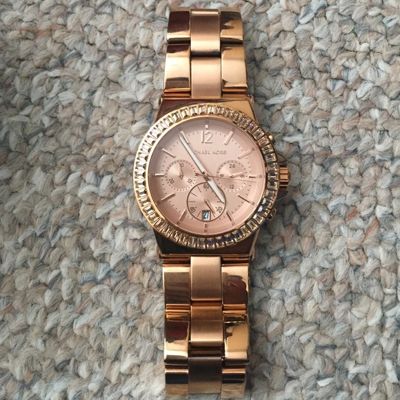 SOLDDD Michael Kors Rose Gold Watch - Picture 2 of 3