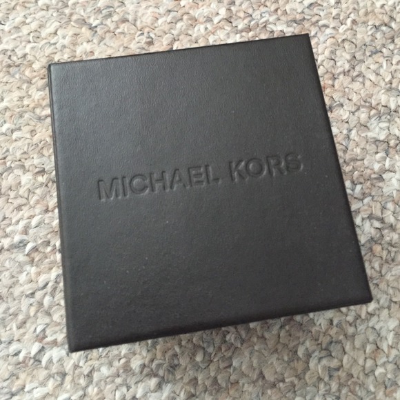 SOLDDD Michael Kors Rose Gold Watch - Picture 3 of 3