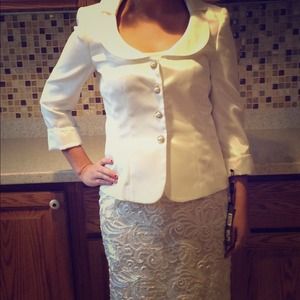 Brand new!! Gorgeous white business suit
