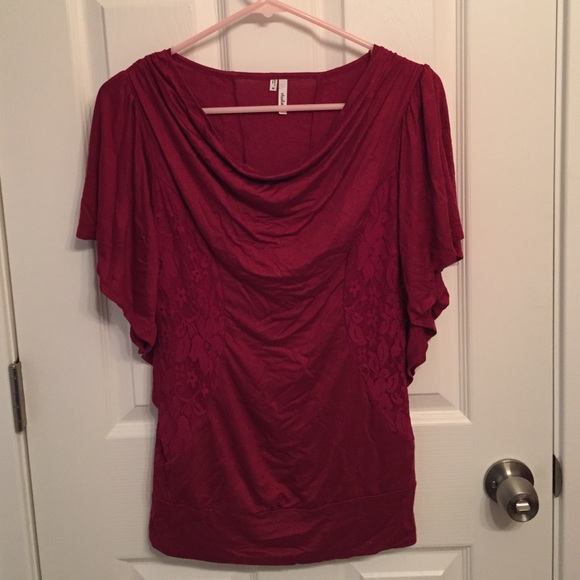 Studio Y shirt + necklace