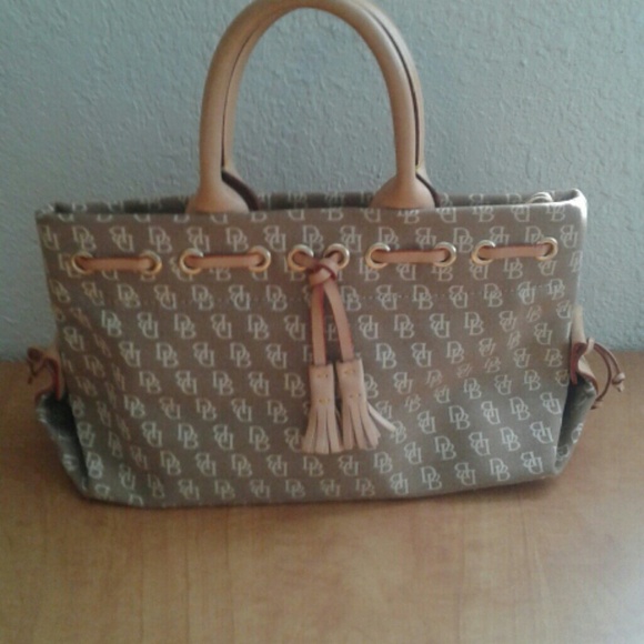 Dooney and Bourke tan purse