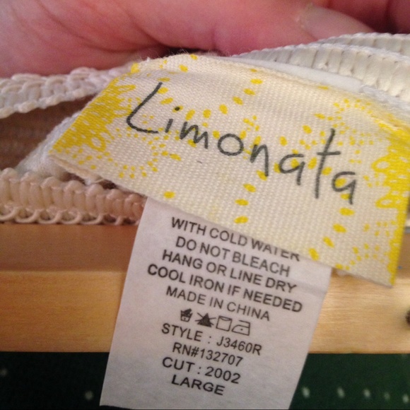 🚫SOLD🚫Lace Scalloped Shorts - Picture 2 of 3