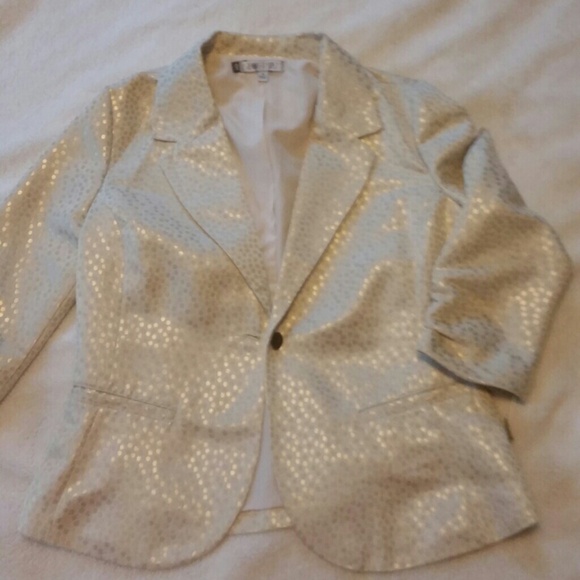 Gorgeous 3/4 Sleeve Blazer