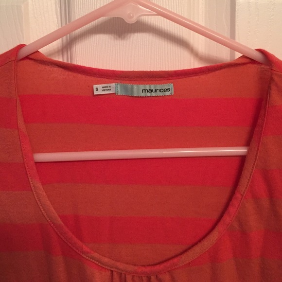 Maurices shirt - Picture 2 of 4