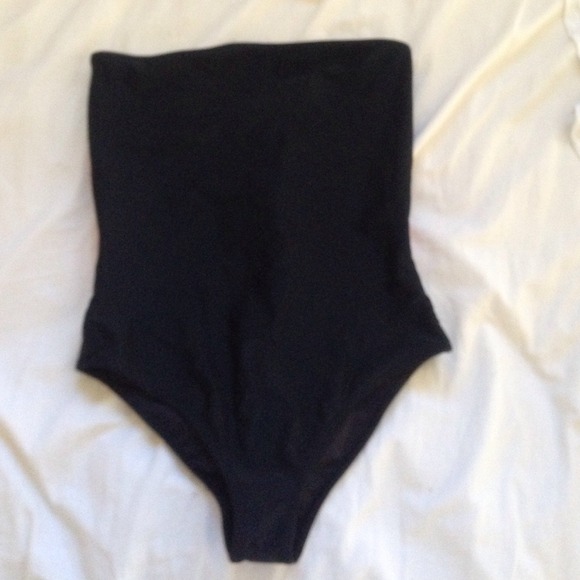 LF ONE PIECE SWIMSUIT - Picture 2 of 3