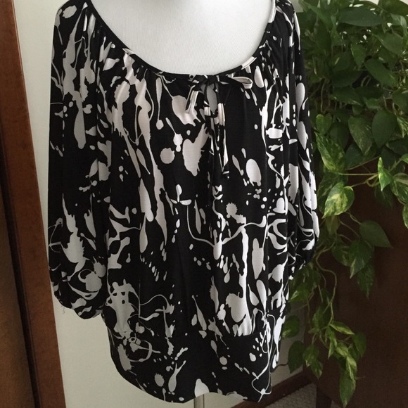 Black and White Print Pullover Top