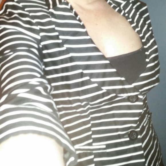 Super Cute 3/4 Sleeve Black & White Striped Blazer