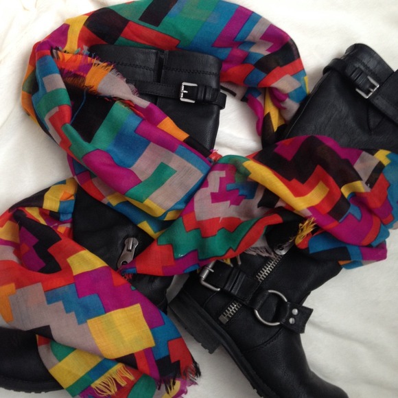 Colorful Geometric Scarf.