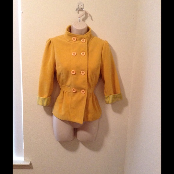 Yellow 3/4 sleeve coat